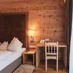Kaprunerhof 4*
