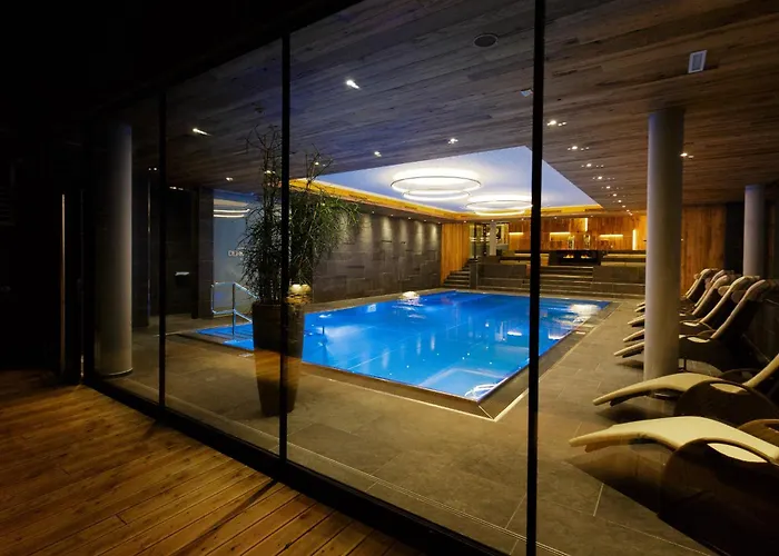 Kaprunerhof 4* 카프룬